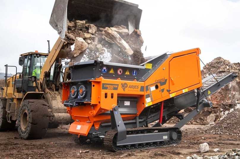 Der Zweiwellenzerkleinerer Compaktor 300 von Arjes ist eine feste Größe im Produktprogramm von Teufelsmoor Baumaschinen. | Foto: Teufelsmoor Baumaschinen