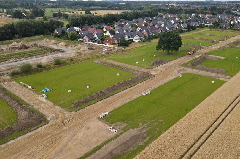 Auf einer Fläche von rund 10 Hektar entsteht das Neubaugebiet Weitkamp II. Ein geringes Gefälle sowie eine geringe Überdeckung sind bei der Erschließung herausfordernd. | Foto: Stadt Oelde