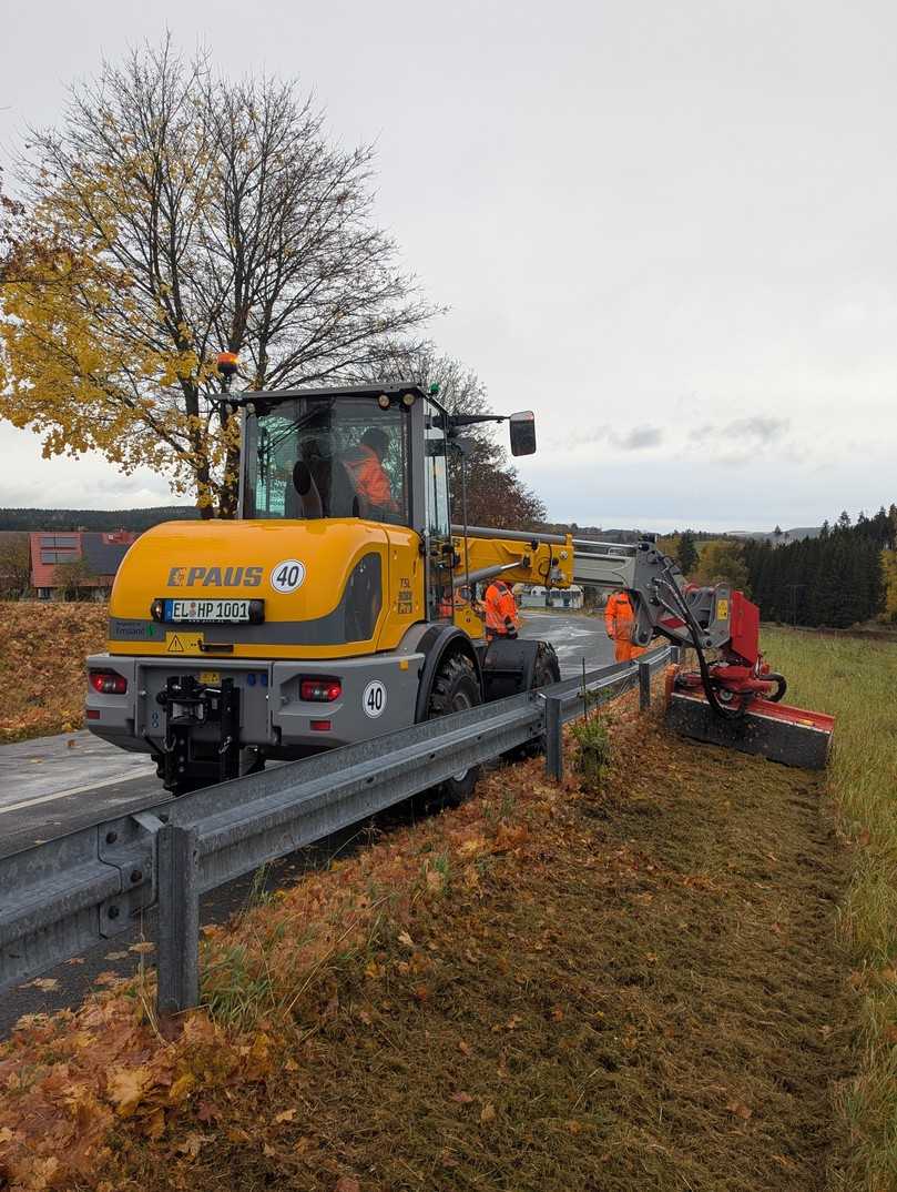 Kein Rangieren nötig: Volle Flexibilität durch den Teleskop-Schwenkarm | Foto: Hermann Paus Maschinenfabrik
