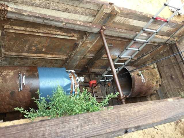 Baugrube während er GFK-Lineraushärtung