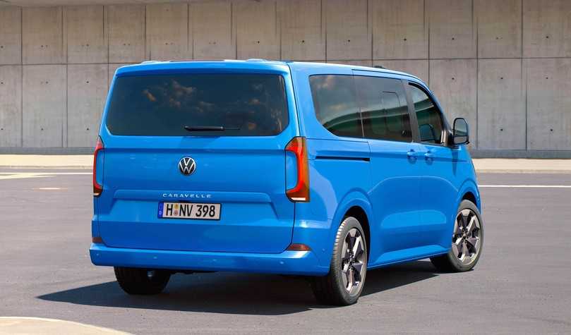 Der Ausschnitt an Heckklappe und Heckflügeltüren reicht bis weit in den Stoßfänger hinunter. | Foto: Volkswagen Nutzfahrzeuge Der Ausschnitt an Heckklappe und Heckflügeltüren reicht bis weit in den Stoßfänger hinunter. | Foto: Volkswagen Nutzfahrzeuge