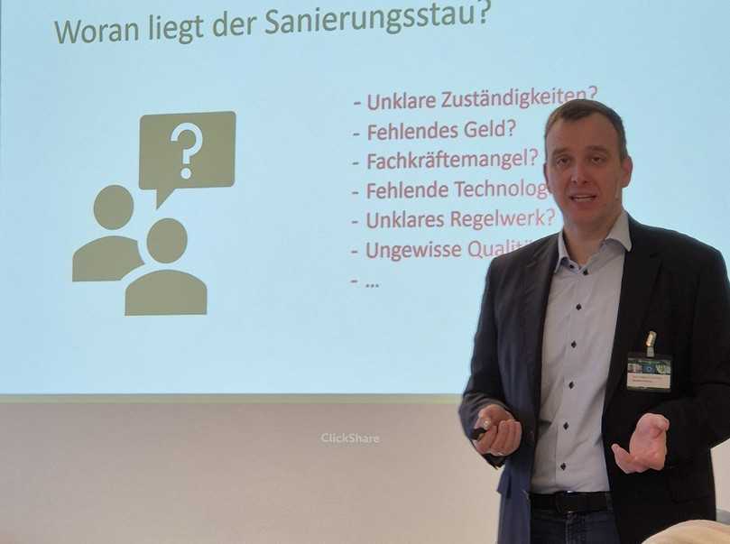 Benedikt Stentrup wies auf den großen Handlungsbedarf beim Thema Schachtsanierung hin. | Foto: B_I/zu Eulenburg