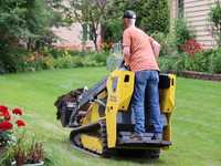 Neuer Mini-Kettenlader für GaLaBau-Einsätze