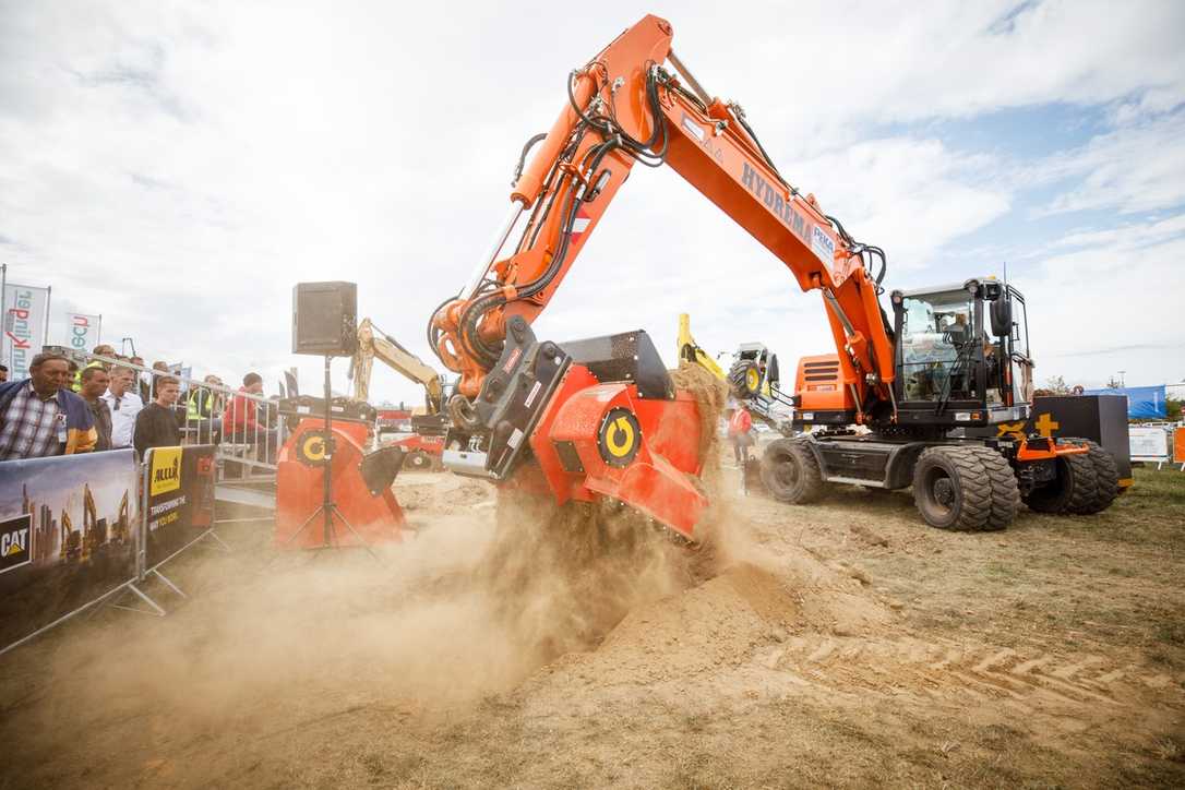 Neues bei der Tiefbau Live 2022: Muster-Baustellen, Demoformate, Fachkongress "SBM Summit" Neues bei der Tiefbau Live 2022: Muster-Baustellen, Demoformate, Fachkongress "SBM Summit"