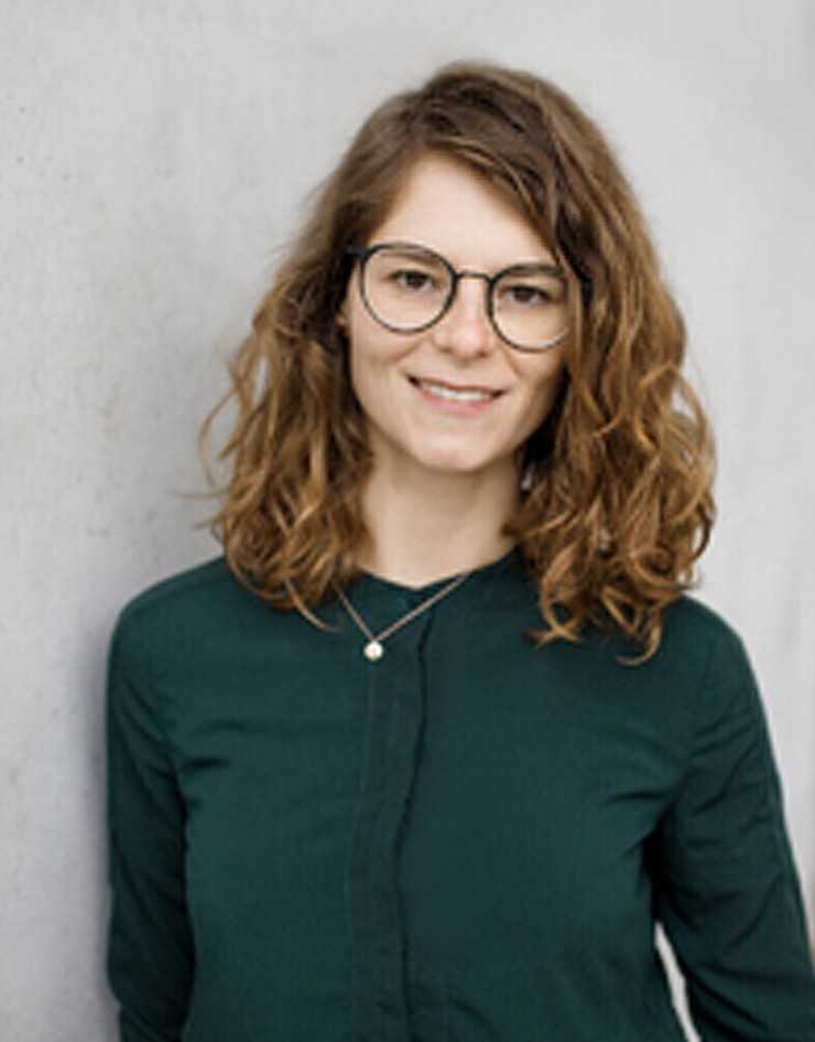 Lorena Beloch ist Bausachverständige beim TÜV SÜD in der Arbeitsgruppe Verkehrssicherheit TÜV SÜD Bautechnik. | Foto: TÜV SÜD Lorena Beloch ist Bausachverständige beim TÜV SÜD in der Arbeitsgruppe Verkehrssicherheit TÜV SÜD Bautechnik. | Foto: TÜV SÜD