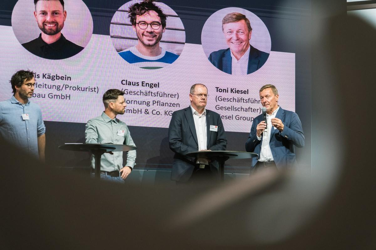 Interessante Fragen und einen regen Austausch gab es bei einer Podiumsdiskussion. | Foto: Kiesel