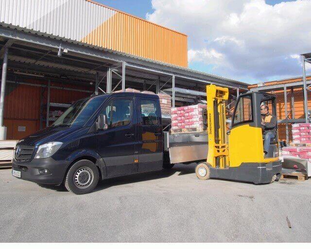 Einfach zu beladen: Die große Pritsche sitzt – günstig für Laden von Hand – tief auf dem Rahmen.