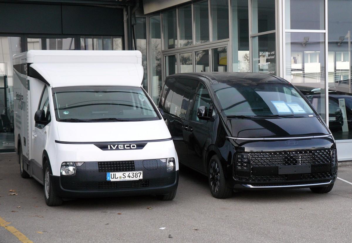 Ungleiche Brüder: Iveco eMoovy und Hyundai Staria. | Foto: Randolf Unruh