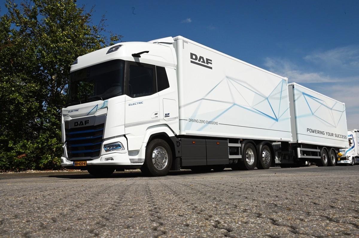Auch einen 6x2-Tandemzug auf Basis des XF 350 Electric stellte DAF zum Probefahren bereit. | Foto: FH