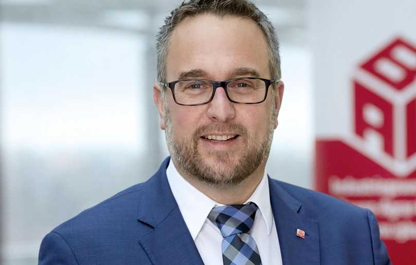 „Ich kann das ewige Gejammer der Bauunternehmer nicht mehr hören.“ IG Bau-Bundesvorstand Carsten Burckhardt | Foto: IG Bau/Alexander Paul Englert „Ich kann das ewige Gejammer der Bauunternehmer nicht mehr hören.“ IG Bau-Bundesvorstand Carsten Burckhardt | Foto: IG Bau/Alexander Paul Englert