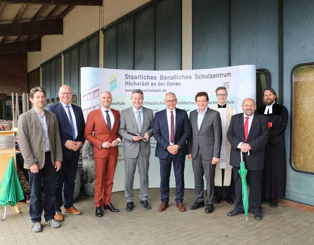 Grundsteinlegung Berufsschule Höchstädt - GaLaBau-Branche spendet für Außenanlagen Grundsteinlegung Berufsschule Höchstädt - GaLaBau-Branche spendet für Außenanlagen