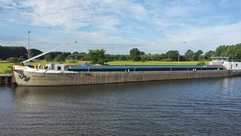 Spree-Blockade vor dem Reichstag mit 80-Meter-Schiff geplant