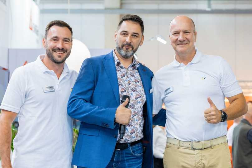 Dimitri Bezmenov von Swietelsky-Faber (Mitte) stellte zusammen mit Marc Stiebing (r.) und Philipp Bergmann das Juist-Projekt live vor. | Foto: Reline