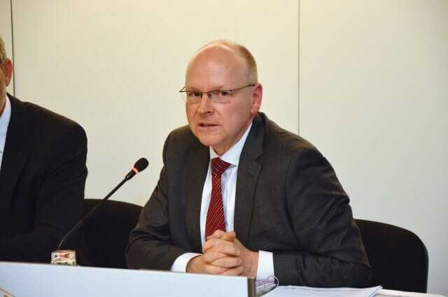 Dr. Stefan Klotz wirbt bei den Bürgern um Akzeptanz für not- wendige Straßenbaumaßnahmen. Sie sei zum großen Teil auch eine Frage der Kommunikation, sagte er.