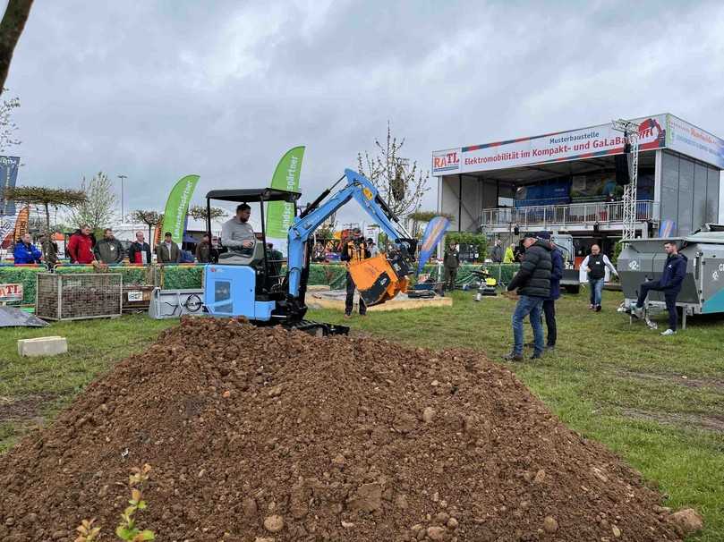 Der erste elektrische Minibagger von Sany, der SY19e, verfügt über einen hochmodernen Elektroantrieb und kann einen ganzen Arbeitstag ohne Aufladen arbeiten. | Foto: Sany Der erste elektrische Minibagger von Sany, der SY19e, verfügt über einen hochmodernen Elektroantrieb und kann einen ganzen Arbeitstag ohne Aufladen arbeiten. | Foto: Sany