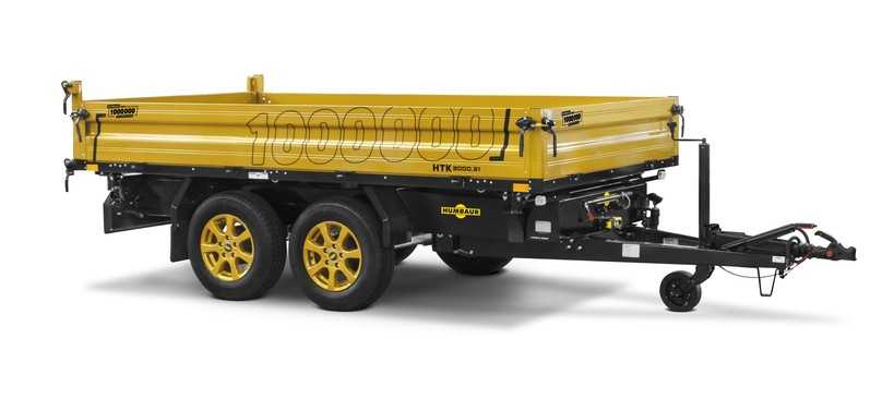 Mit einem goldenen Dreiseitenkipper machte Humbaur im Jahr 2020 die Million voll. | Foto: Humbaur GmbH