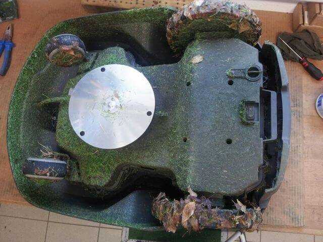 Professioneller Winter-Check für Rasenroboter