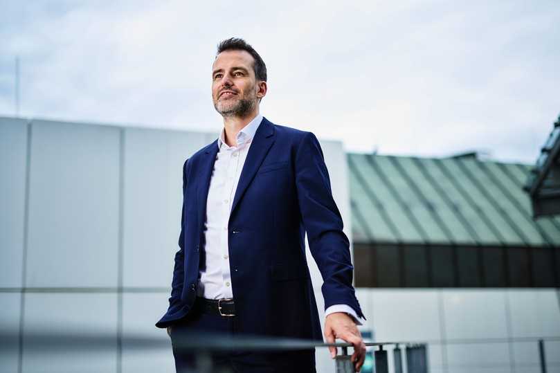 „2025 muss die Baubranche Chancen aktiv ergreifen.“ Dominik Hartmann, Co-CEO bei OneQrew | Foto: OneQrew GmbH