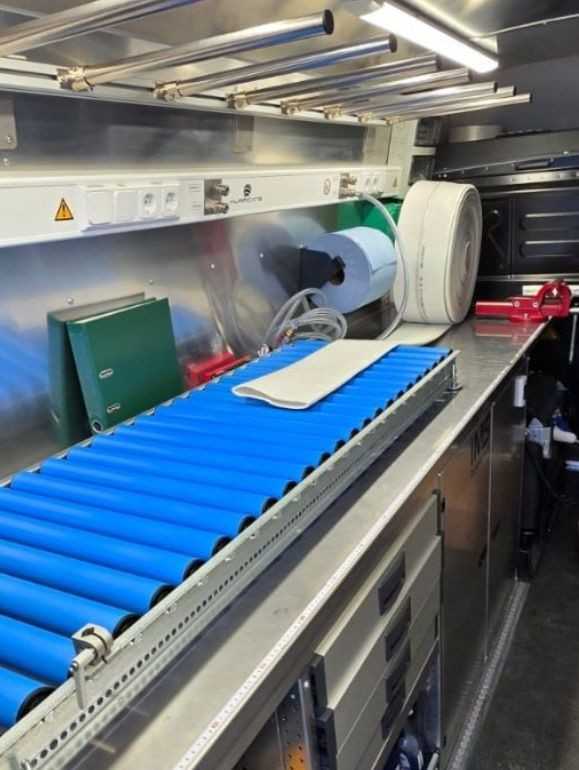 Walzentisch zur Linervorbereitung im Fahrzeug | Foto: IMS Group