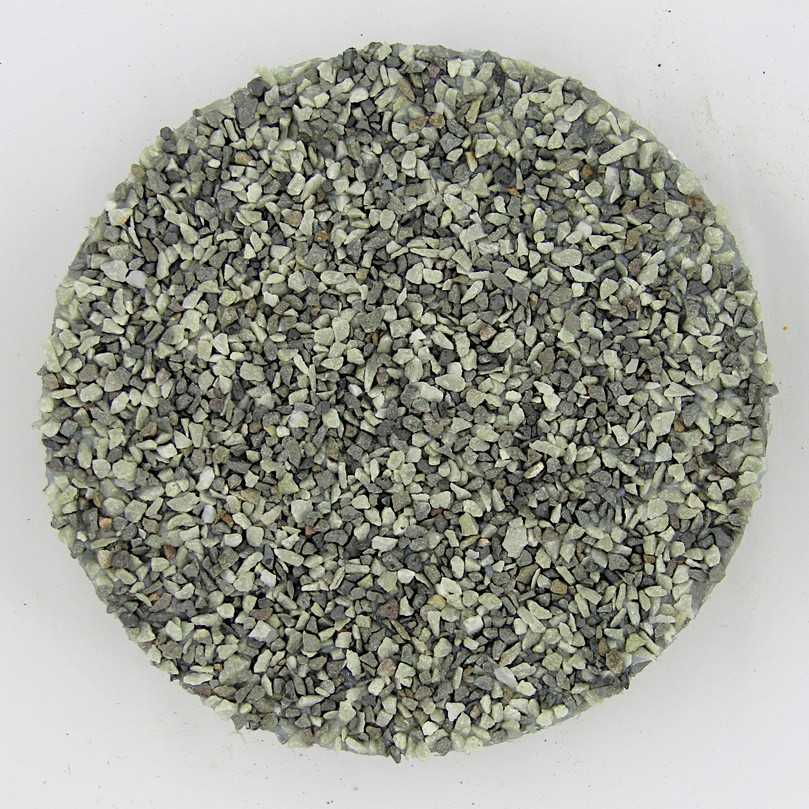 Grauzit in der Standardmischung aus 50 Prozent griffiger, quarzitischer Grauwacke und 50 Prozent hellem Henauer Quarzit. | Foto: Schnorpfeil Baustoff GmbH