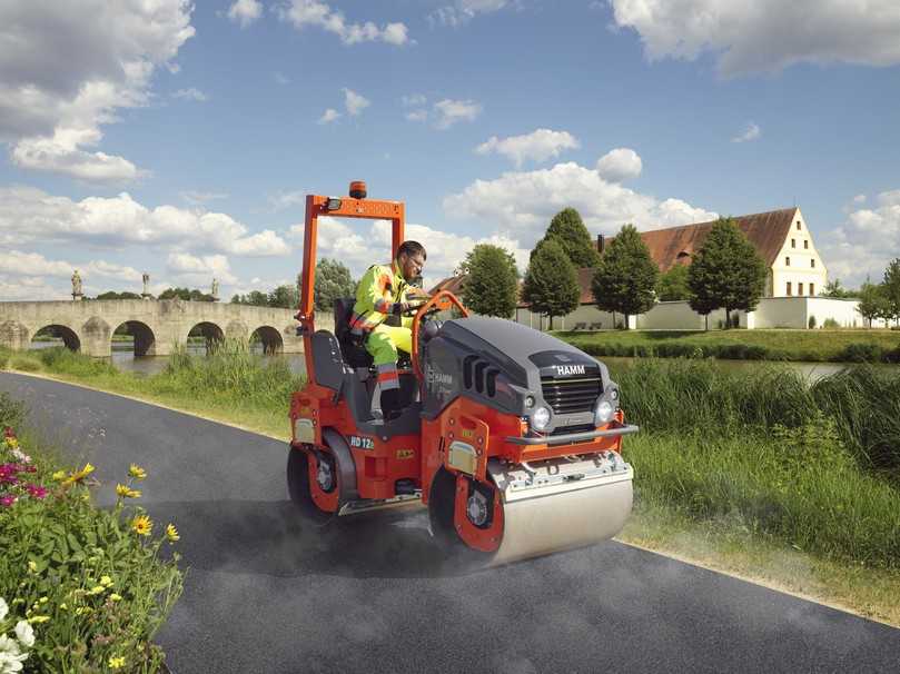 Batterie-elektrisch angetriebene Tandemwalze HD 12e VO mit Vibrations- und Oszillationsbandage. | Foto: Wirtgen Group