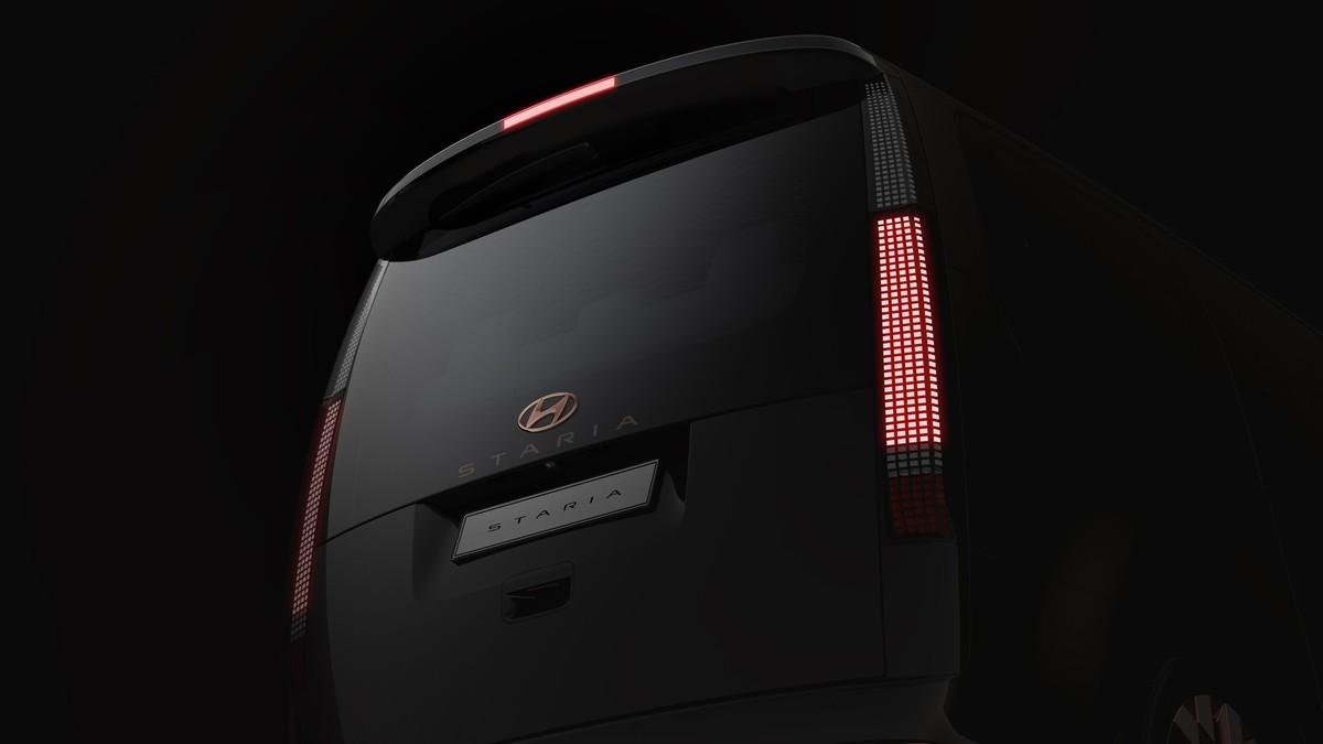 Die hoch aufragenden, pixelähnlichen Rückleuchten bestehen aus vielen kleinen LED-Vierecken. | Foto: Hyundai