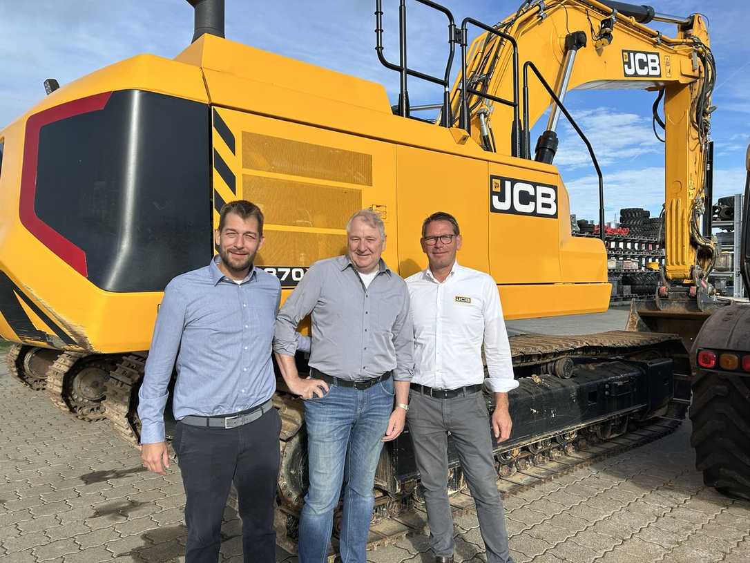 Jan Moll wird Geschäftsleiter Vertrieb bei der JCB Vertrieb & Service GmbH Jan Moll wird Geschäftsleiter Vertrieb bei der JCB Vertrieb & Service GmbH