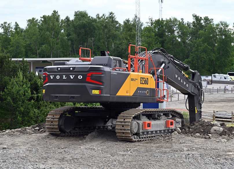 Kettenbagger Volvo EC560 in Heckansicht | Foto: Frank Hausmann
