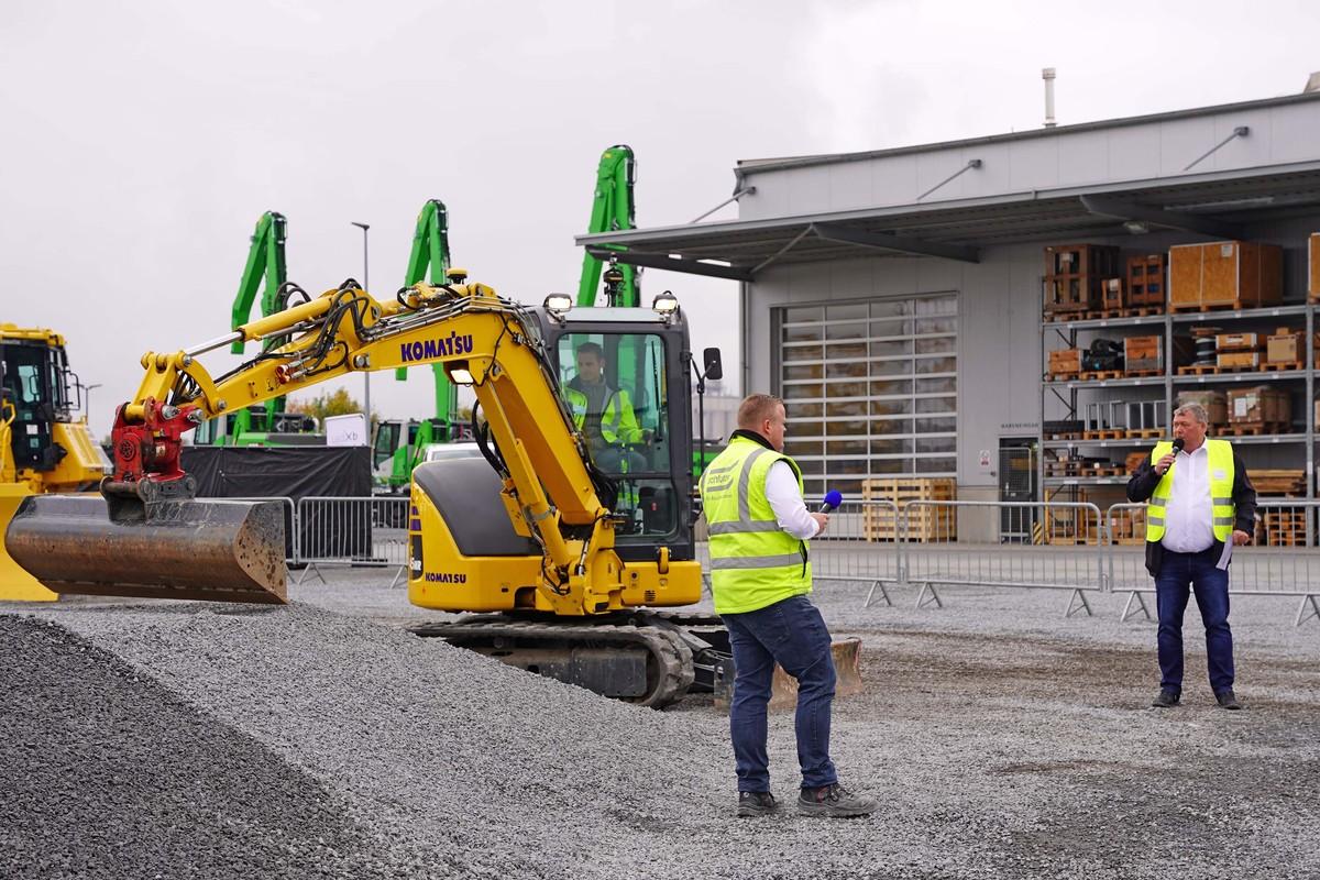Vorführungen waren angesagt beim „Digitalen Techologietag": Im Fokus standen unter anderem Maschinensteuerungen von Topcon für Bagger und Raupen. | Foto: dxbau solutions