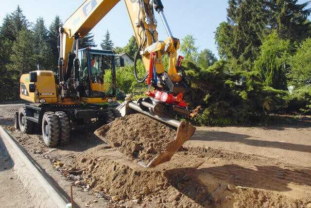 30 Jahre Schwenkrotator: Rototilt will auf den Weltmarkt 30 Jahre Schwenkrotator: Rototilt will auf den Weltmarkt