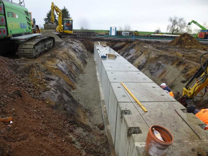 Statt in Ortbetonbauweise wurde das Bauwerk mit Rahmenfertigteilen aus Stahlbeton errichtet. | Foto: Königbau Statt in Ortbetonbauweise wurde das Bauwerk mit Rahmenfertigteilen aus Stahlbeton errichtet. | Foto: Königbau