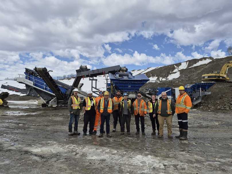 Zeigt sich vom Kleemann Anlagenzug sehr überzeugt: Das Team der Garden River First Nation, das für die Materialaufbereitung zuständig ist. | Foto: Wirtgen Group