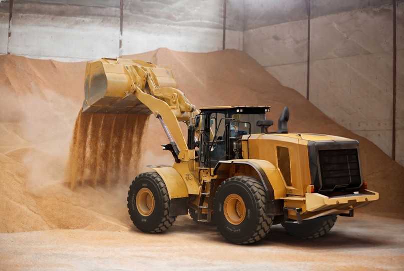 Der Earthmax SR 30 M für mittelgroße Radlader erfüllt die Anforderungen von Industriestandorten und Produktionsstätten mit überwiegend befestigten, glatten Oberflächen. | Foto: BKT