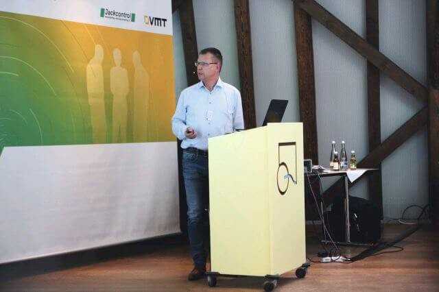 Über die technischen Herausforderungen und Besonderheiten bei der Ausführung des 10 km langen Tübbingtunnels DN2600 im Projekt Emscher BA40 in Bottrop/Oberhausen berichtete Erik Menster von der ausführenden Porr Bau GmbHund zog ein durchaus kritisches Fazit.