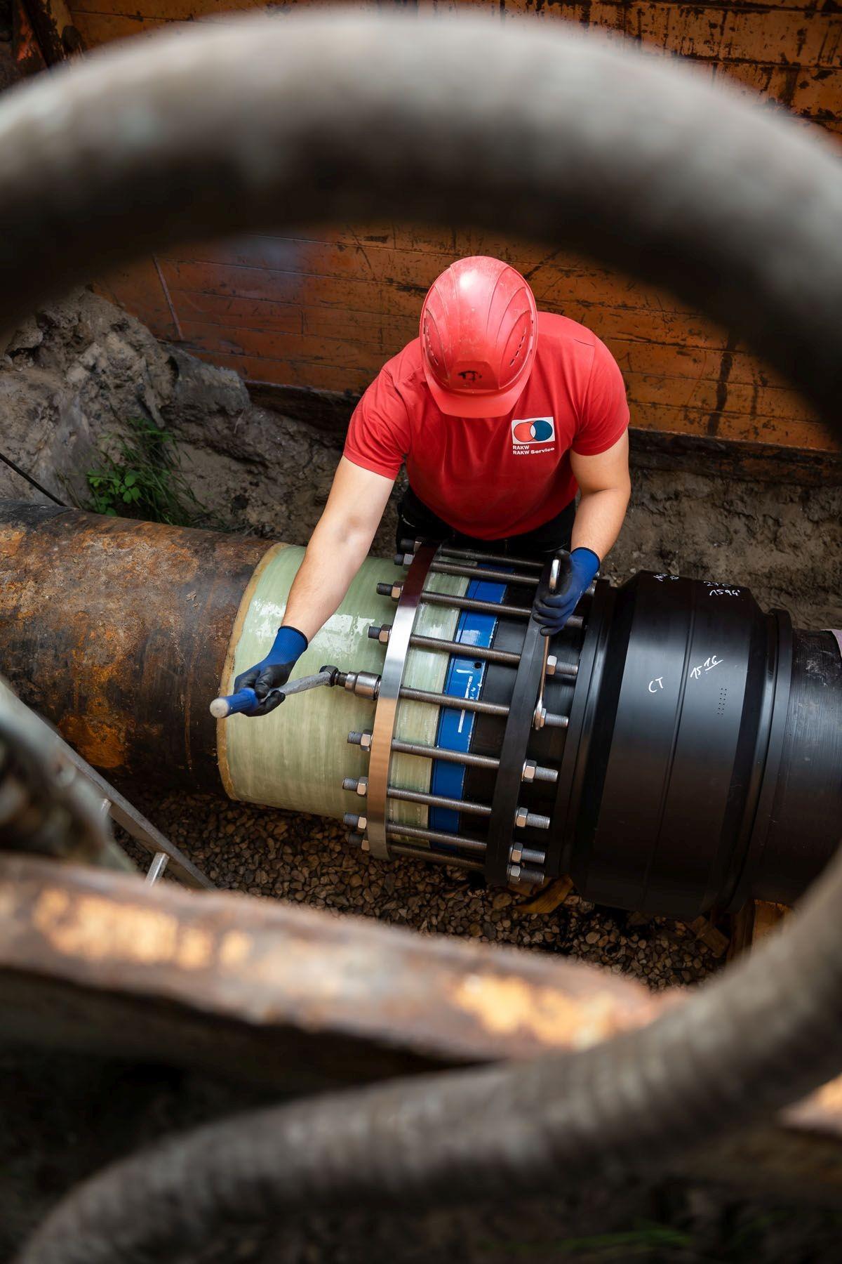 Anbindung des BlueLiners mit GFK-Flansch an das Rohrleitungsnetz | Foto: D&S