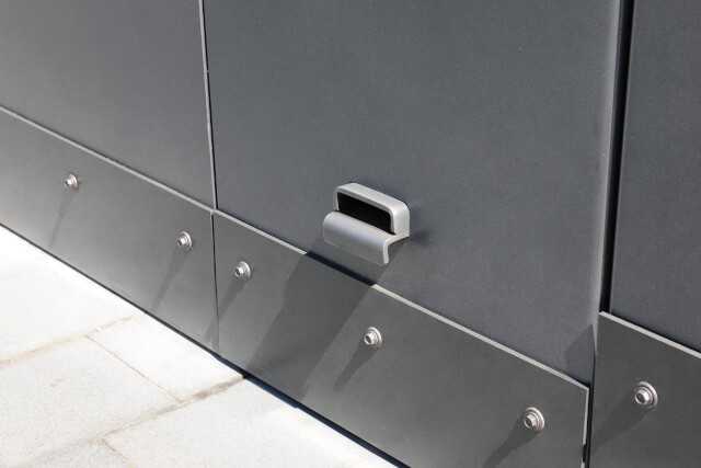 Insgesamt lieferte der Metallwarenhersteller 210 maßgefertigte Laufmeter der Hochbeete mit Pulverbeschichtung. Die Sonderanfertigungen gewährleisteten eine reibungslose Montage. | Foto: Richard Brink GmbH & Co. KG