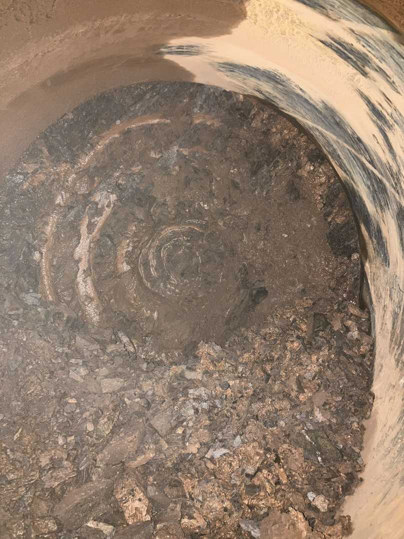 Abbildung 3: Übergang Casingrohr zum Fels | Foto: LMR Drilling Abbildung 3: Übergang Casingrohr zum Fels | Foto: LMR Drilling