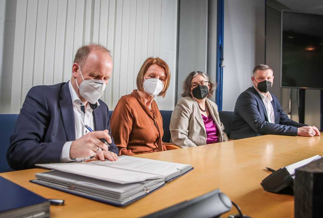 Entwässerung in Teamarbeit: Landeshauptstadt Dresden und Gemeinde Ottendorf-Okrilla Entwässerung in Teamarbeit: Landeshauptstadt Dresden und Gemeinde Ottendorf-Okrilla