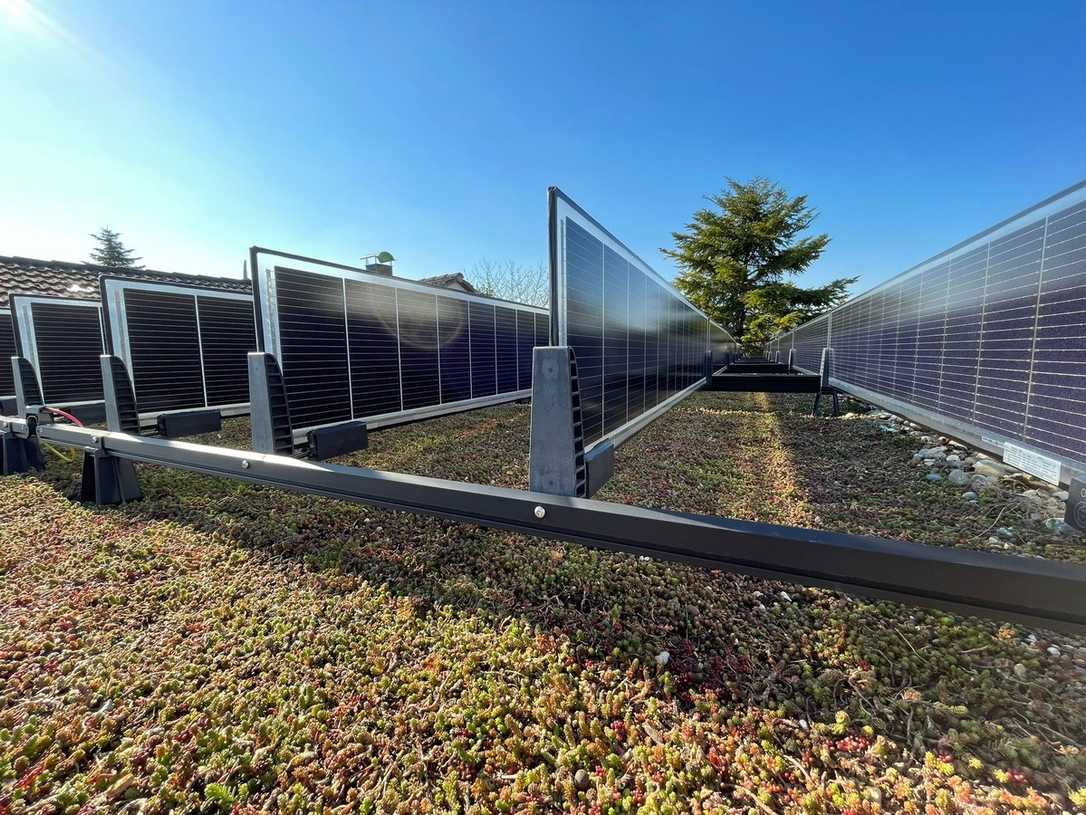 Solargründach im Bestand: Leichtbau-Kombi für die Dachsanierung