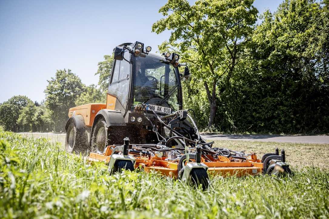 Kärcher Municipal auf der Demopark 2023 mit dem Holder S 75 Kärcher Municipal auf der Demopark 2023 mit dem Holder S 75