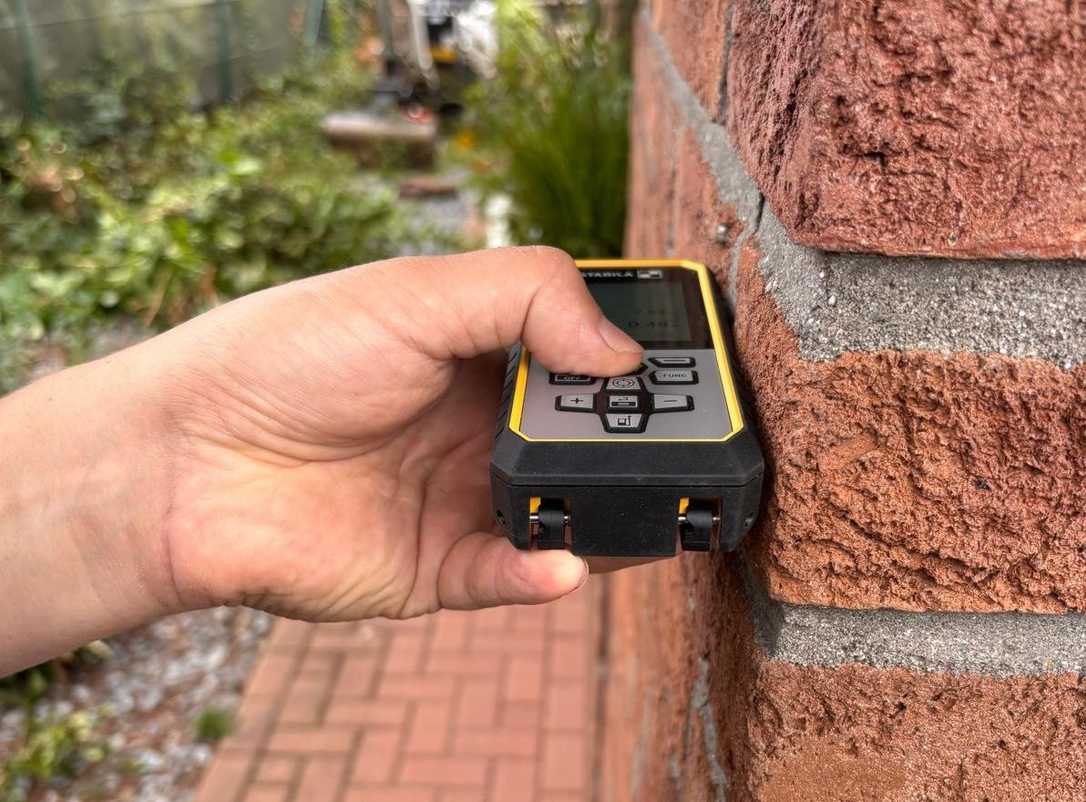 Präzises Messen im GaLaBau: Stabila LD 530 BT mit Kamera, Bluetooth & 17 Funktionen