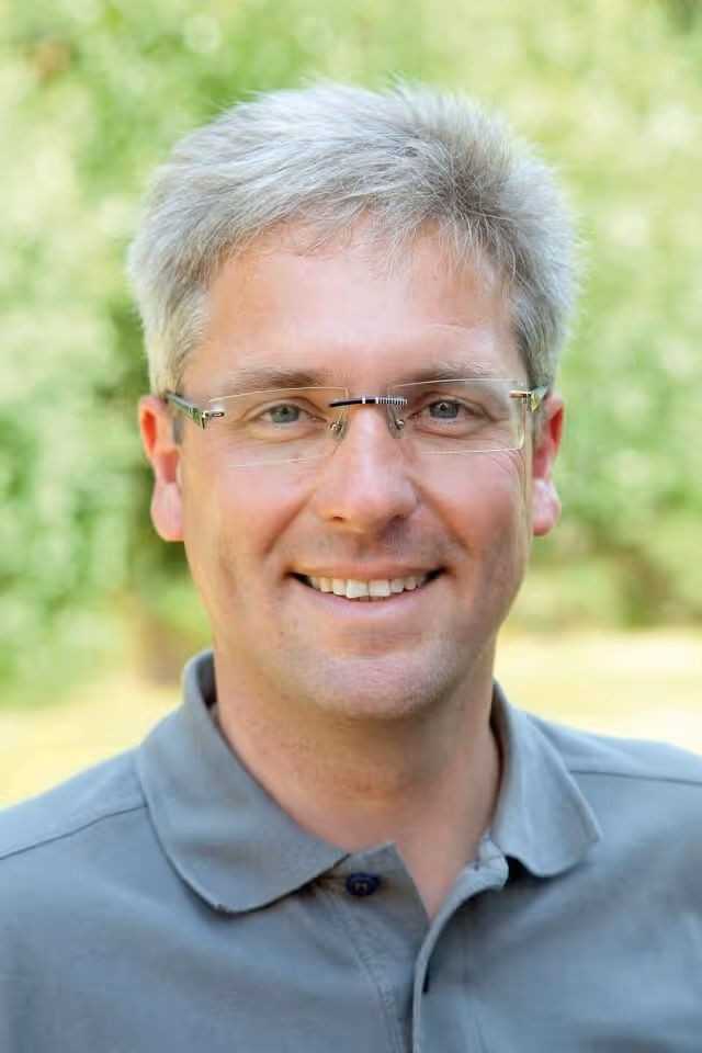 Unser Autor: Diplom-Forstwirt Dr. Bernd Küster ist seit 18 Jahren bei der Firma Opitz  für die Planung und Organisation von Großbaumverpflanzungen  zuständig. | Foto: Opitz