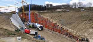 Fugenloser Betonbau bei 10-Meter-Wänden