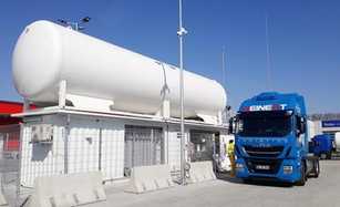 Gasbetriebene Lkw fahren bis Ende 2023 mautfrei