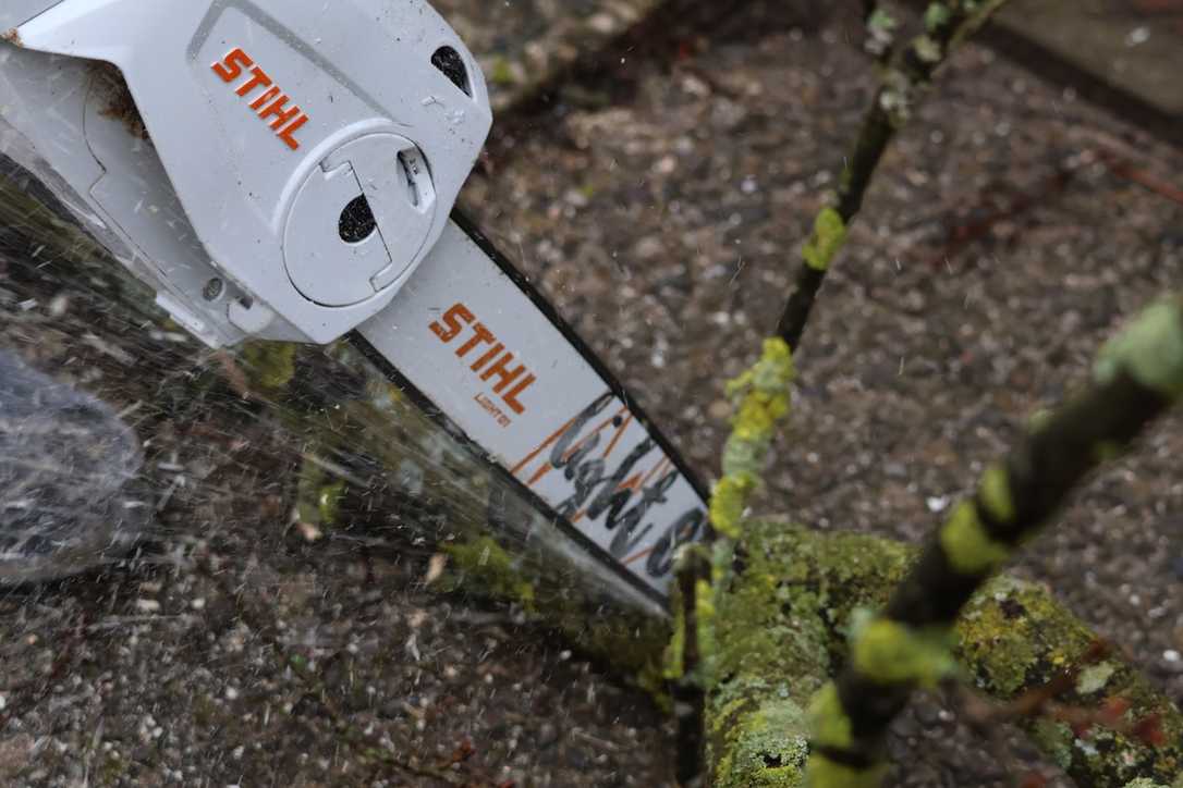 Akku Kettensäge Stihl MSA 80 für Profis und Heimwerker im Test Akku Kettensäge Stihl MSA 80 für Profis und Heimwerker im Test