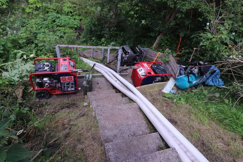 Eine Herausforderung stellte der Zugang zum Rohrzulauf dar, der nur über eine steile, 100 Meter lange Treppe erreichbar war. | Foto: Swietelsky-Faber GmbH Eine Herausforderung stellte der Zugang zum Rohrzulauf dar, der nur über eine steile, 100 Meter lange Treppe erreichbar war. | Foto: Swietelsky-Faber GmbH