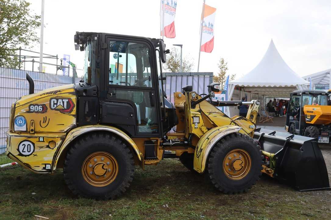 Baumaschinen im Comic-Look: Lackierer aus Bergheim zeigt wie es geht Baumaschinen im Comic-Look: Lackierer aus Bergheim zeigt wie es geht