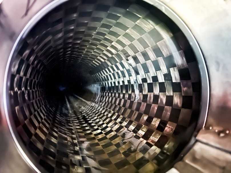 Der CarboSeal ermöglicht die grabenlose Sanierung von Fernwärmeleitungen mithilfe eines Carbonfaser- und Epoxidharzliners. | Foto: BKP