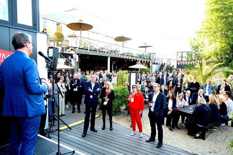 AUMA-Vorsitzender Philip Harting begrüßte mehr als 330 Gäste beim AUMA MesseTreff24. | Foto: AUMA/Christian Kruppa AUMA-Vorsitzender Philip Harting begrüßte mehr als 330 Gäste beim AUMA MesseTreff24. | Foto: AUMA/Christian Kruppa