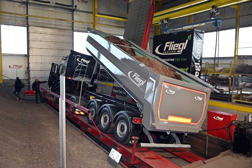 Die eigene Kipper-Testanlage wurde bereits in 2008 zur Ermittlung der Kippstabilität von Kippaufliegern errichtet. | Foto: FH